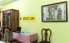 Oyo 2440 Wallet Family Residence Syariah